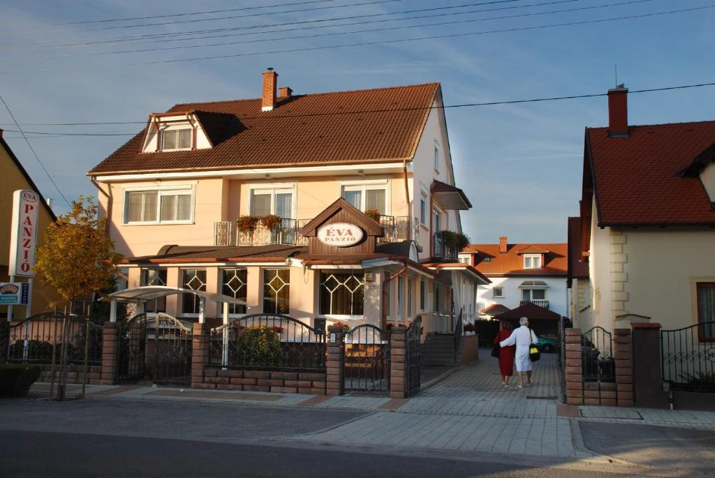 Éva Panzió Bed and Breakfast Sárvár Exterior foto